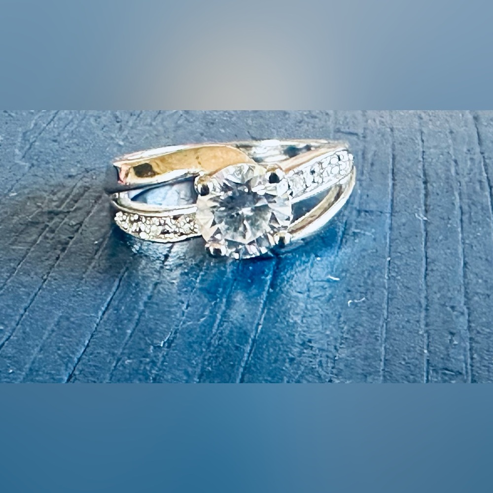 Sterling silver women’s diamond ring sz 8